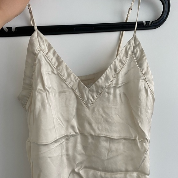 Aritzia Sleeveless Top - Picture 1 of 2